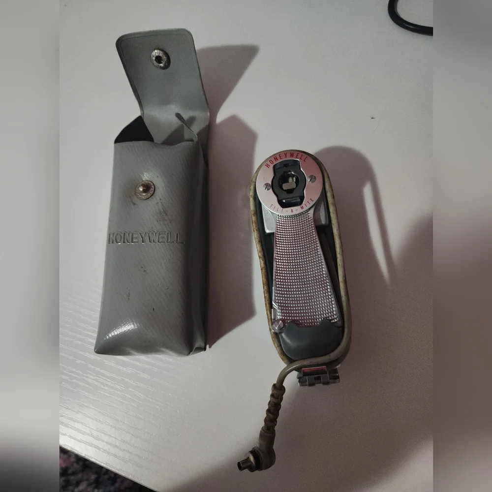 Vintage Honeywell Tilt-A-Mite Flash Attachment with Case UNTESTED, Used